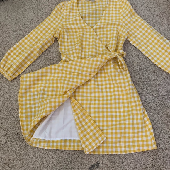 [Old Navy] Gingham Wrap Dress - Picture 3 of 8